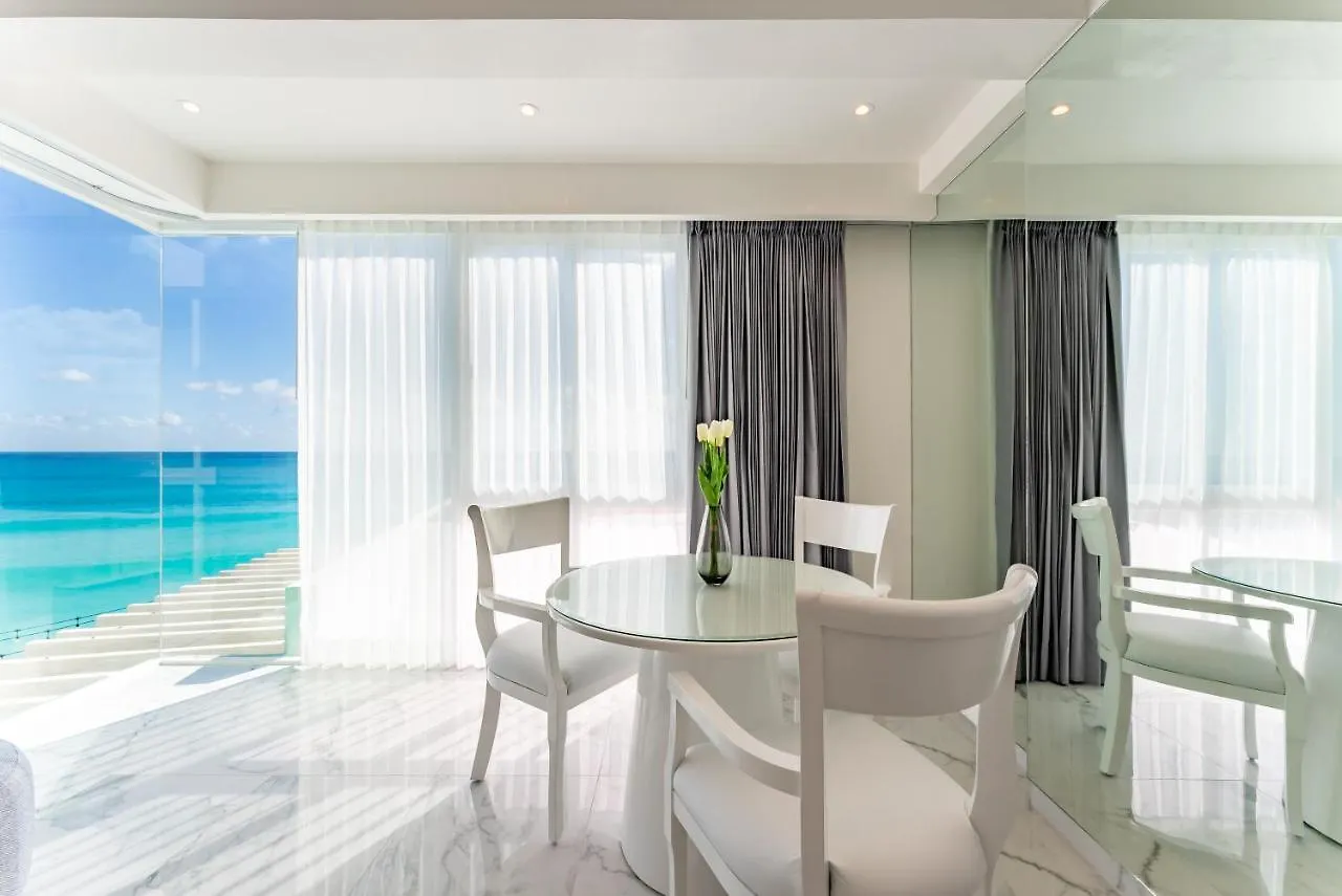 Beachfront Ocean View-Boutique Apartment •Gym •Spa كانكون 0*,