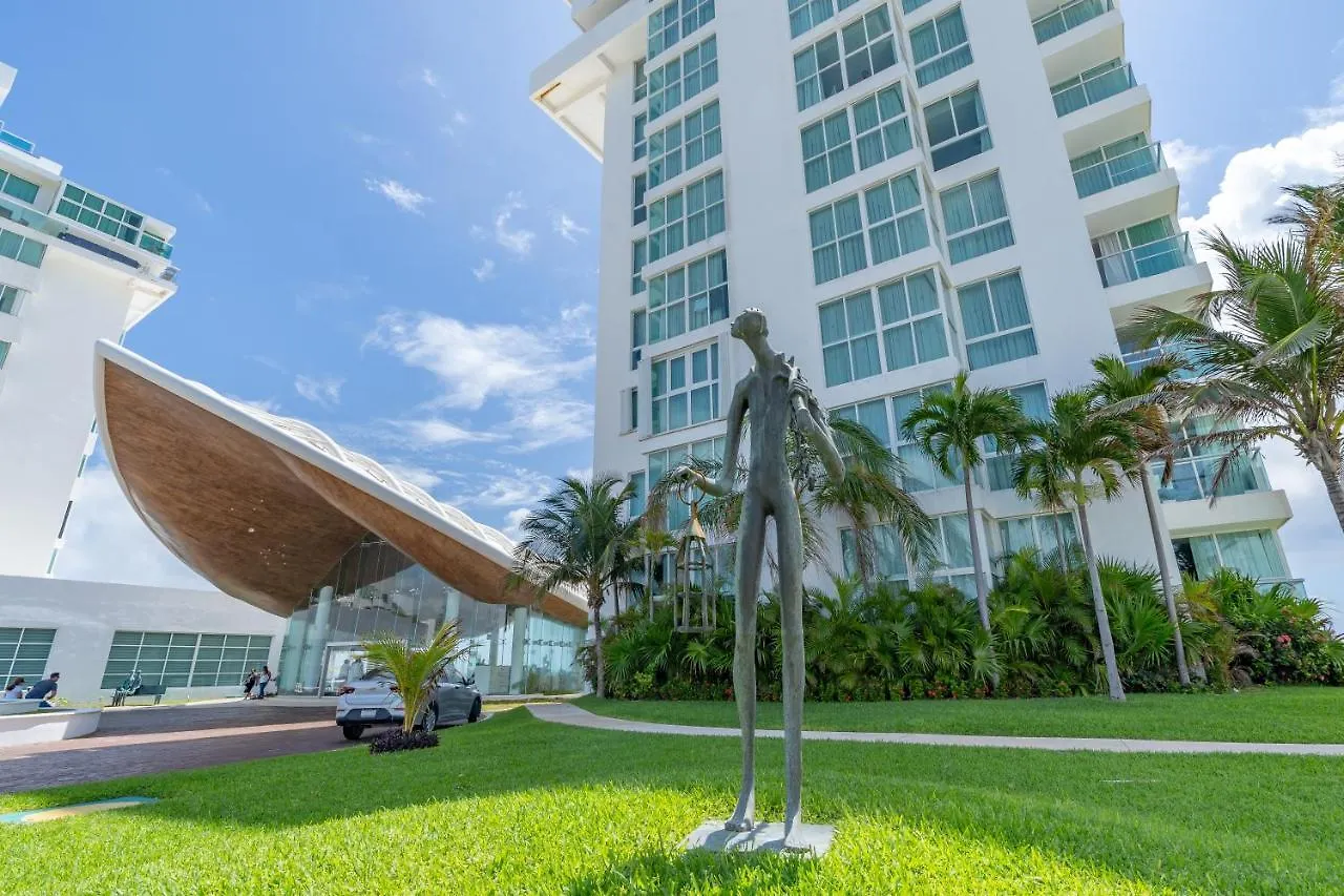 Beachfront Ocean View-Boutique Apartment •Gym •Spa كانكون 0*,