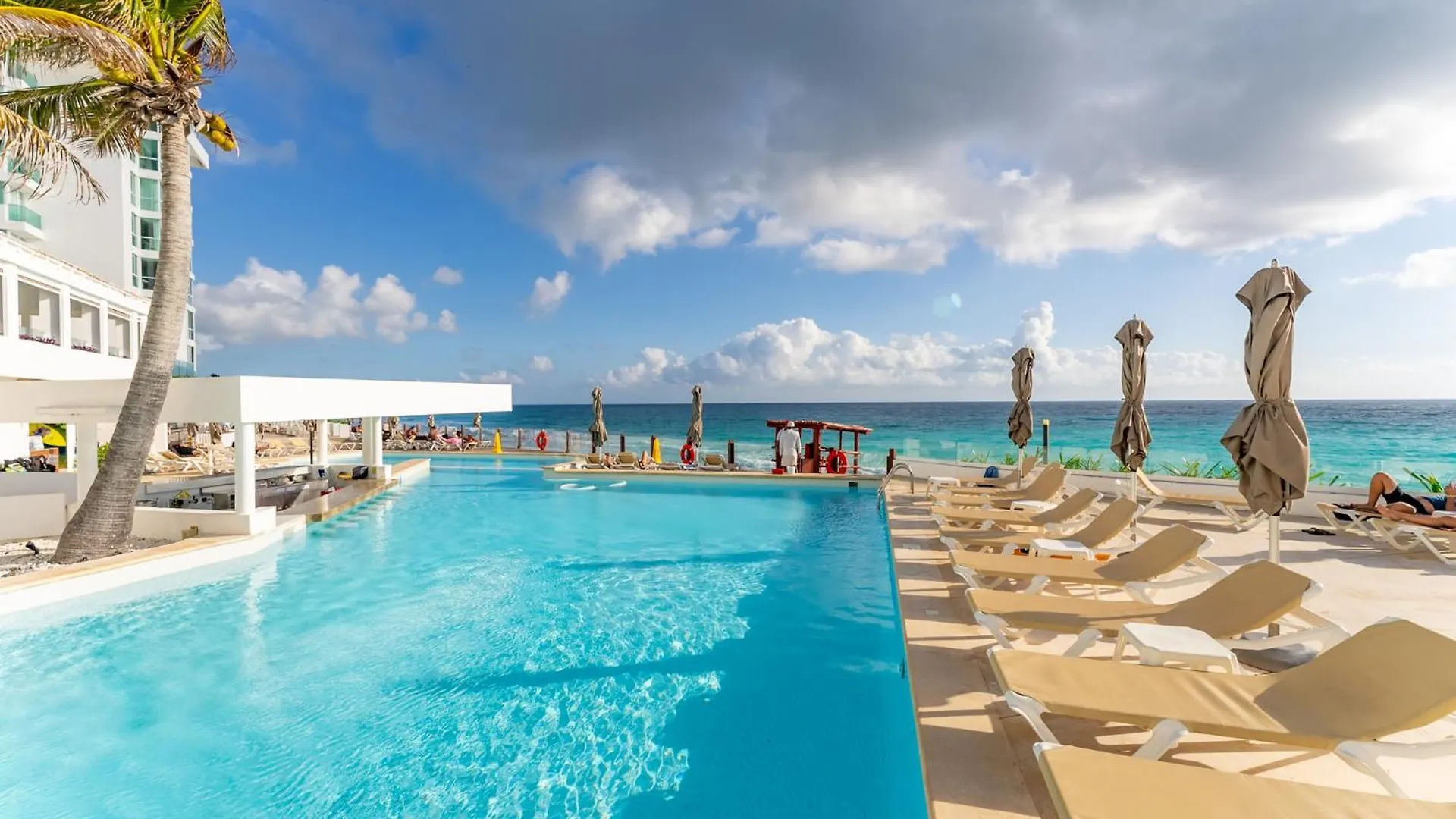 Beachfront Ocean View-Boutique Apartment •Gym •Spa كانكون 0*,  المكسيك